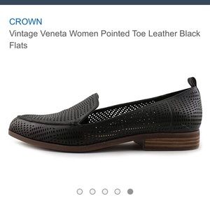 CROWN VINTAGE black pointed toe leather loafers